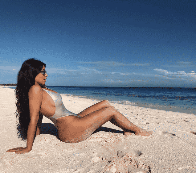 Kim Kardashian'dan Nefes Kesen Mayolu Paylaşımlar!