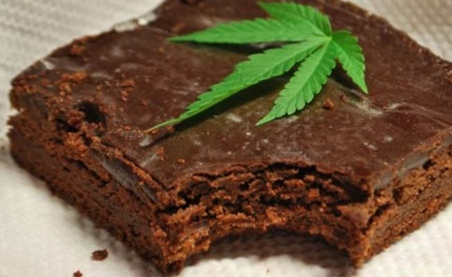 Cenazede Esrarlı Kek Dağıtıldı!