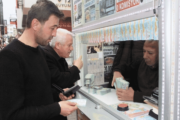 SAMSUN MÜFTÜSÜ AÇTI AĞZINI YUMDU GÖZÜNÜ: ‘Piyangonun Millisi Olmaz’