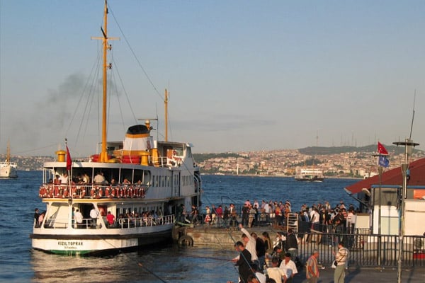 İSTANBULDA VAPURLAR ARTIK 24 SAAT