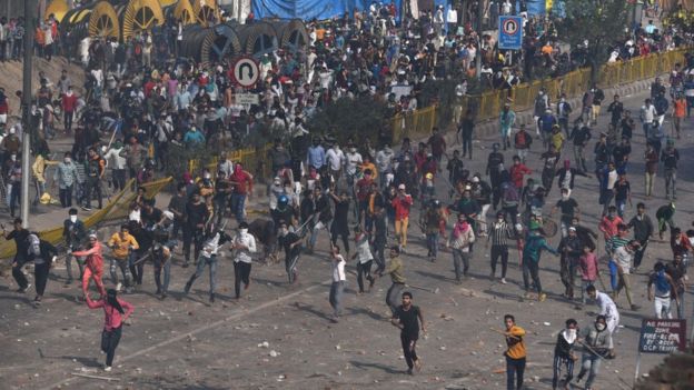 Hindistan'da Şiddet Olayları Sebebiyle Yargıç Görevden Alındı!