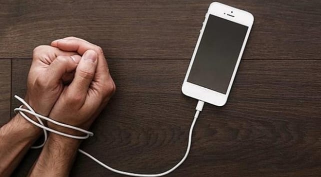 İnternet Bağımlılığı Yüzünden Sosyal Hayattan Kopmayın!