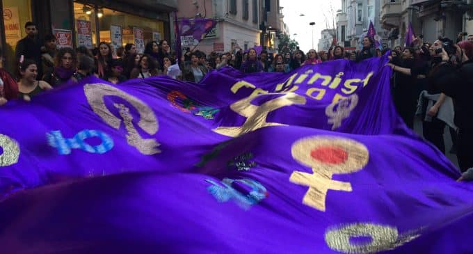 Feminist Gece Yürüyüşüne Müdahale