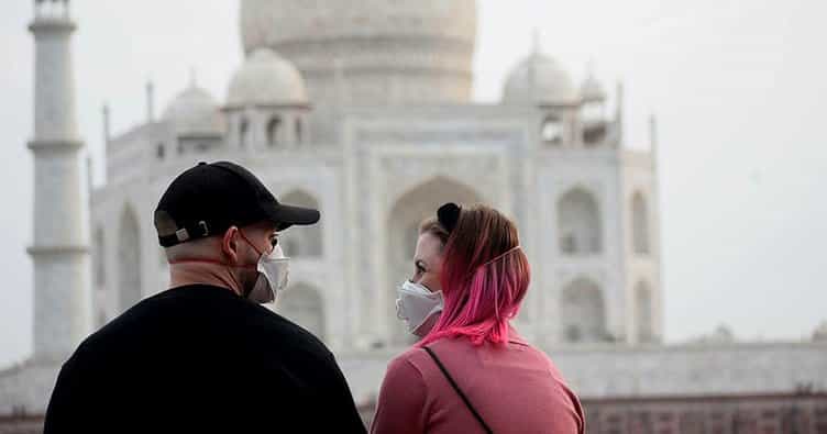 Hindistan'da Sokağa Çıkma Yasağı İlan Edildi!