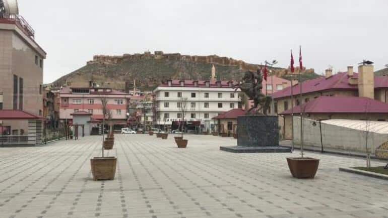 Sokağa Çıkma Yasağı Gelmediği Halde Dışarı Çıkmadılar!