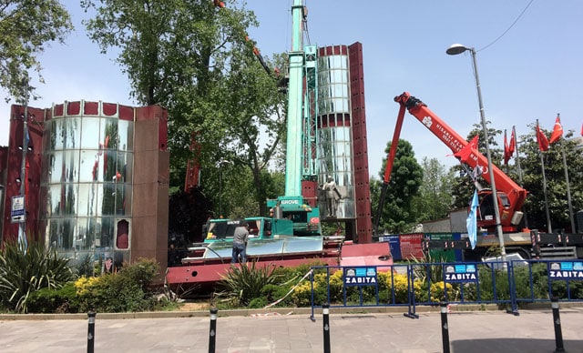 Beşiktaş’ta Bulunan Atatürk Heykeli Kaldırılıyor!