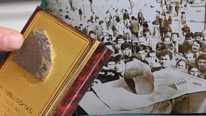 Hediye Edilen Gök Taşını 31 Yıldır Saklıyor!