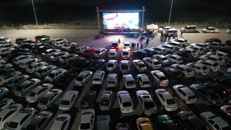 Arabalı Sinema'ya Büyük İlgi