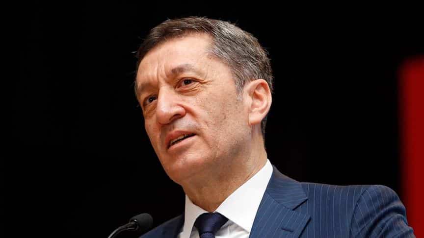 Ziya Selçuk Yaz Tatilinde Okulların Olmadığını Açıkladı