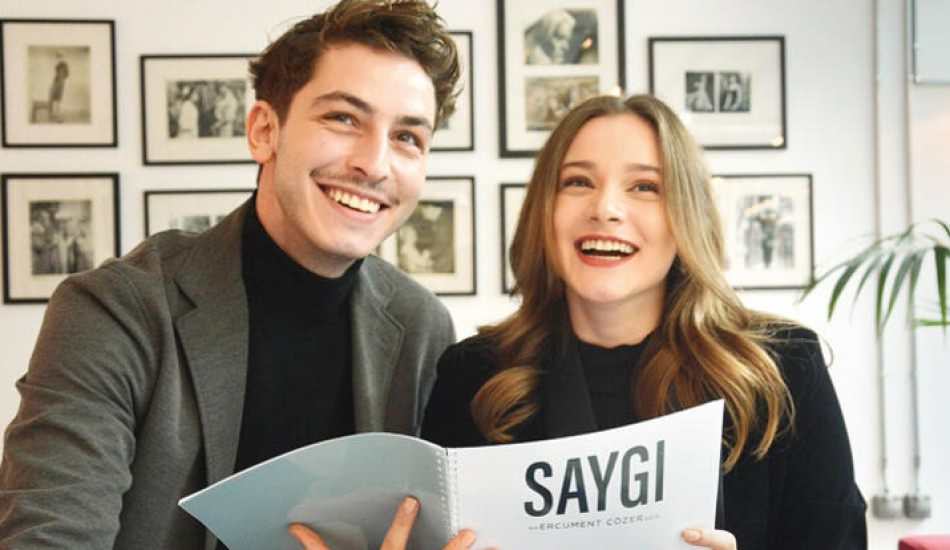 Rol Arkadaşının Saçını Kesti!