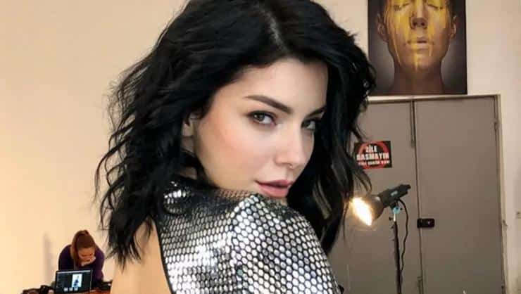 Merve Boluğur'un İddialı Mayosu Dikkat Çekti