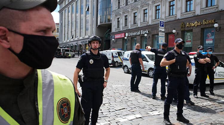 Ukrayna Devlet Başkanlığı Ofisi’nde Bomba Paniği!