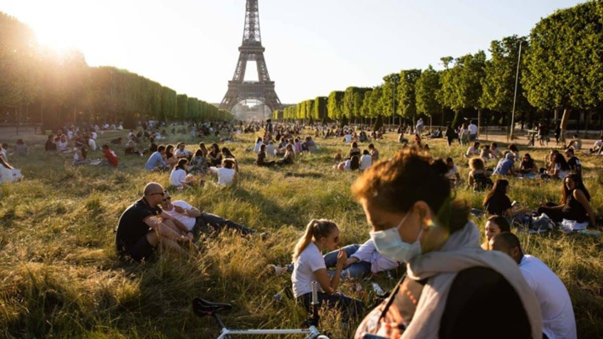 Fransa’da Kısıtlayıcı Önlemler Geri Dönüyor