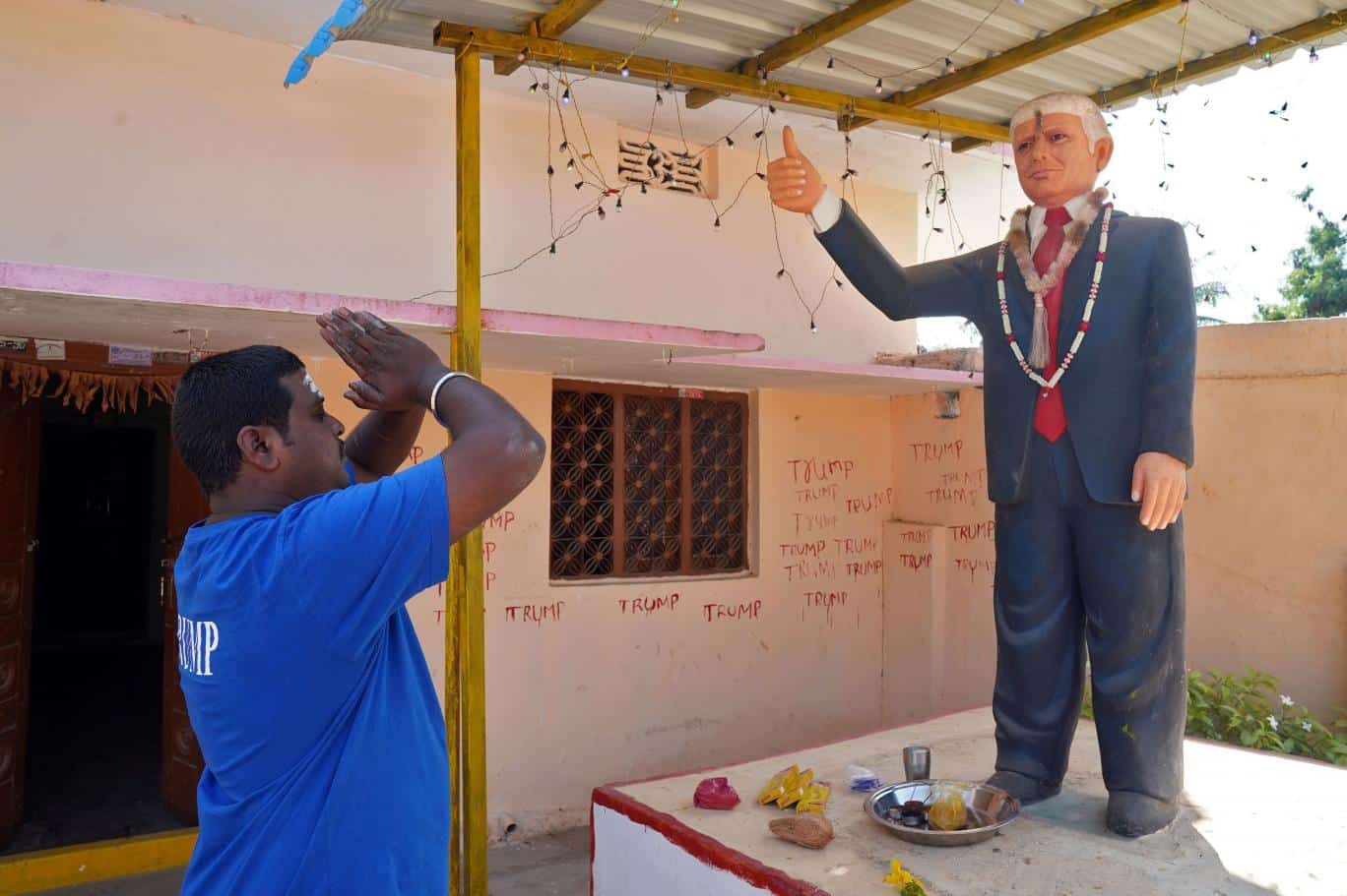 Trump’a Tapan Hintli Öldü!