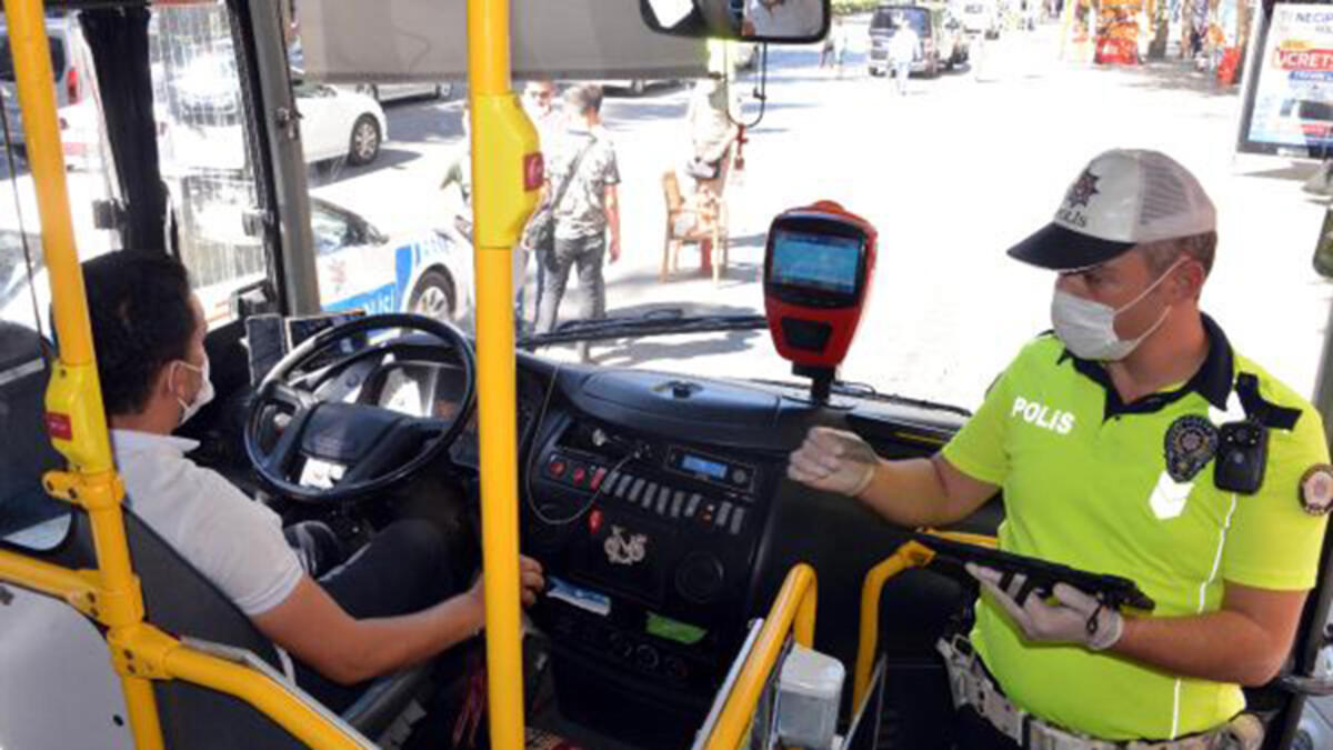 Karantinada Olması Gereken Şoför Otobüs Kullanırken Yakalandı 