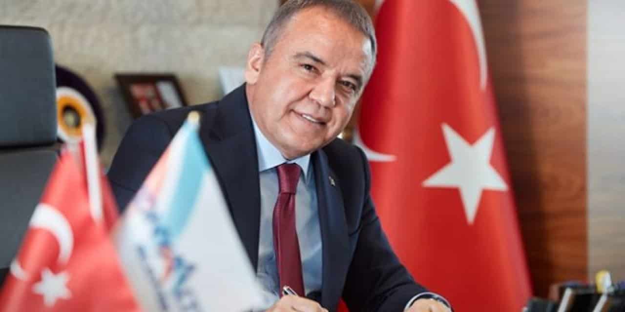 Koronavirüs Tedavisi Gören Muhittin Böcek Uyandırıldı!