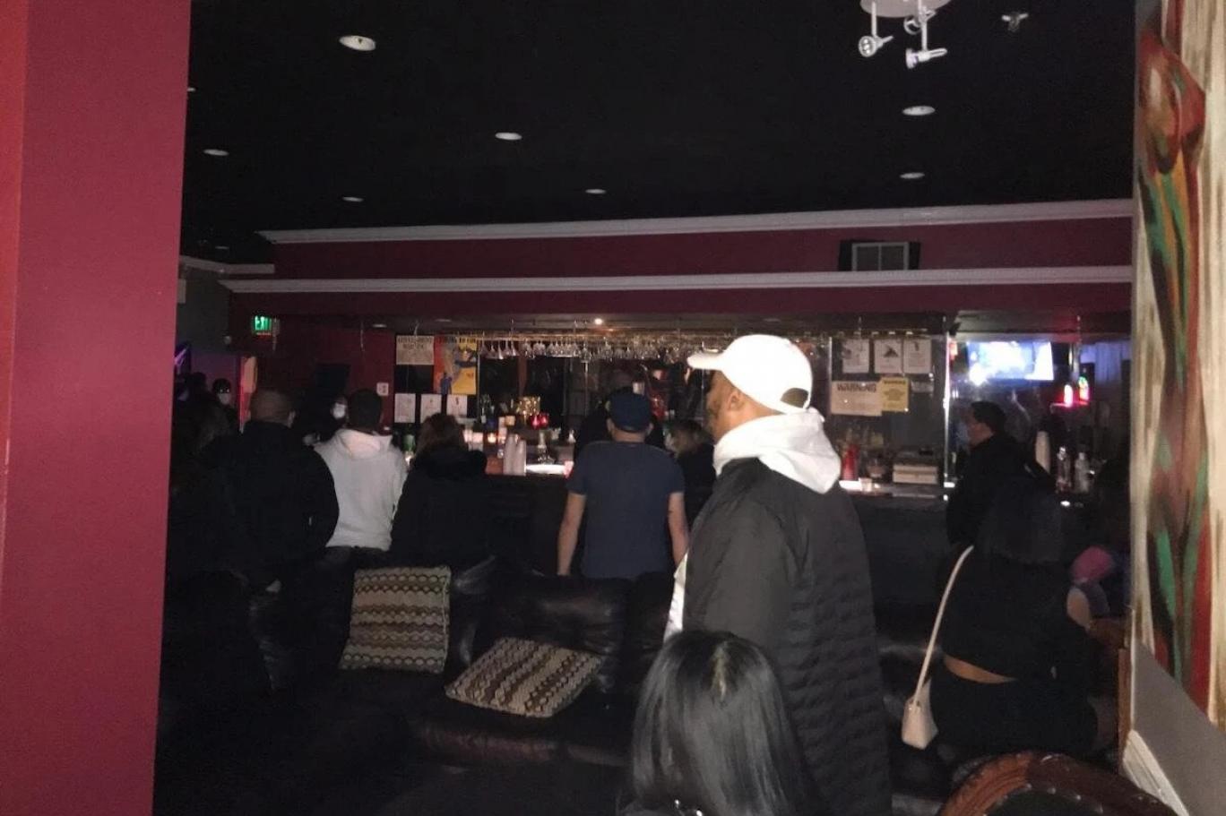 New York'ta Swinger Partisine Baskın