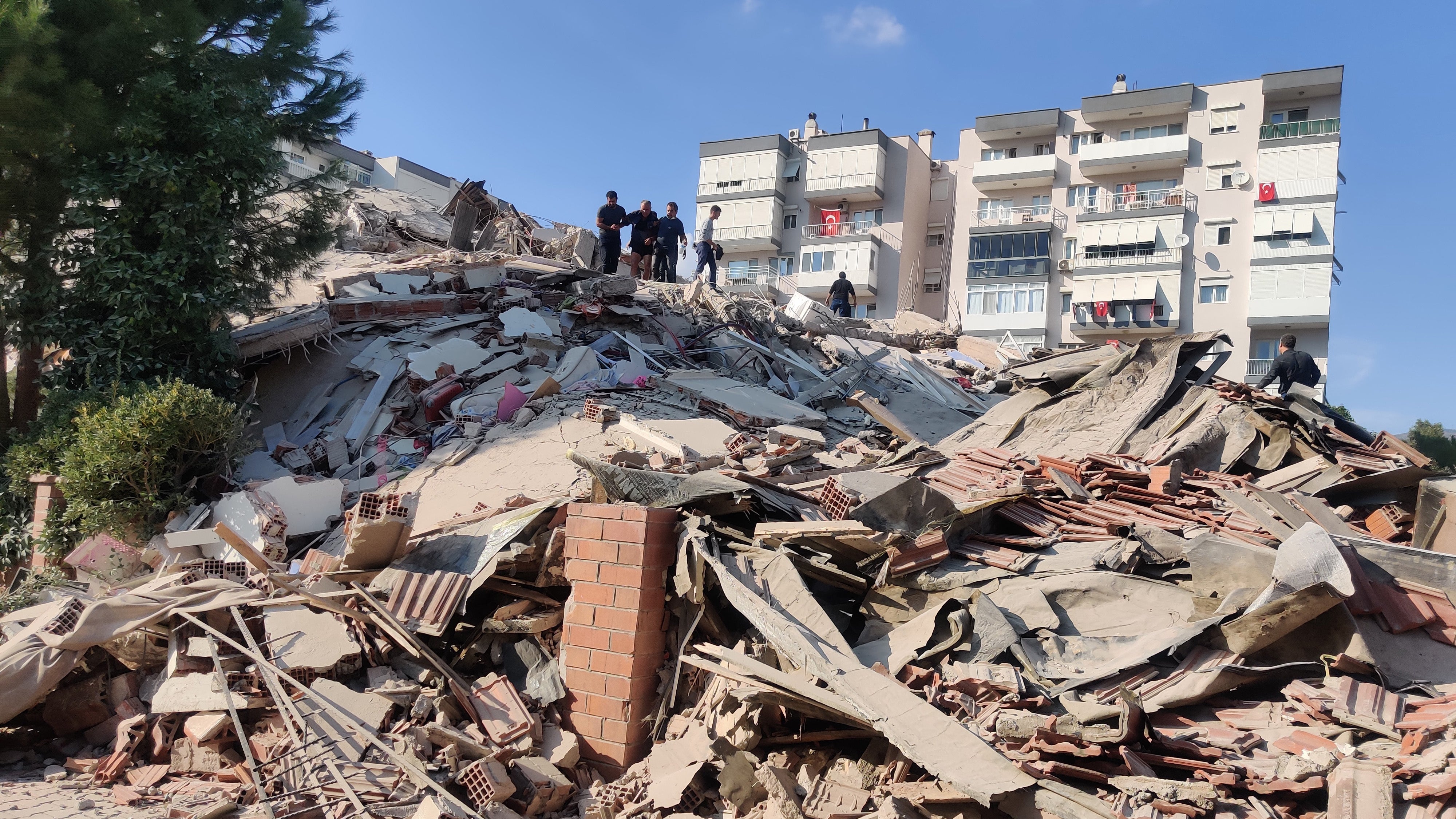 Son Dakika! Yıkılan Binaların Müteahhitleri Gözaltında
