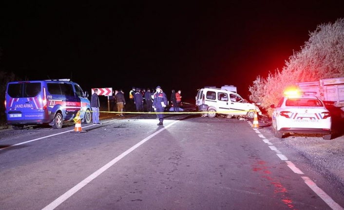 Ambulansı Sollamaya Çalıştı Faciayı Getirdi!