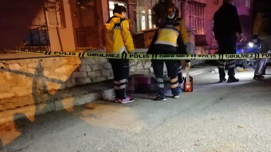 Sokak Ortasında İki Kişiyi Vurdu!