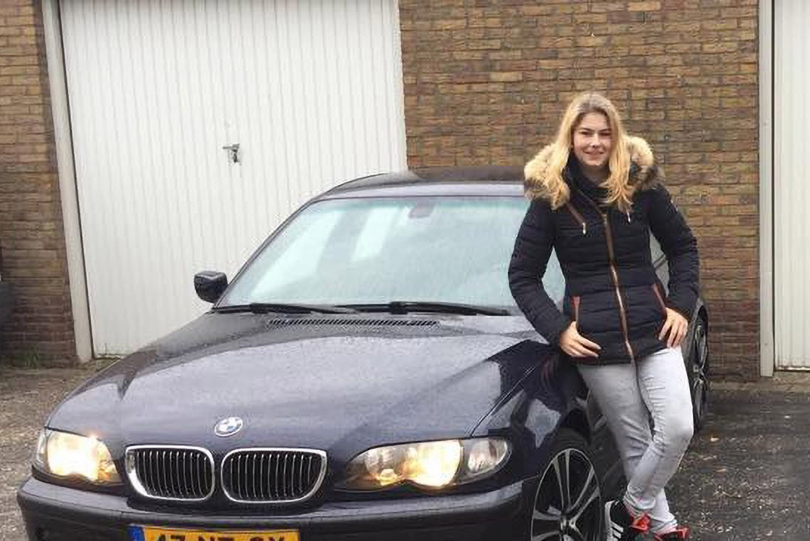 Yalnızca Karnının Ağrısını Düşünen Kadın Dişçi Koltuğunda Doğum Yaptı 