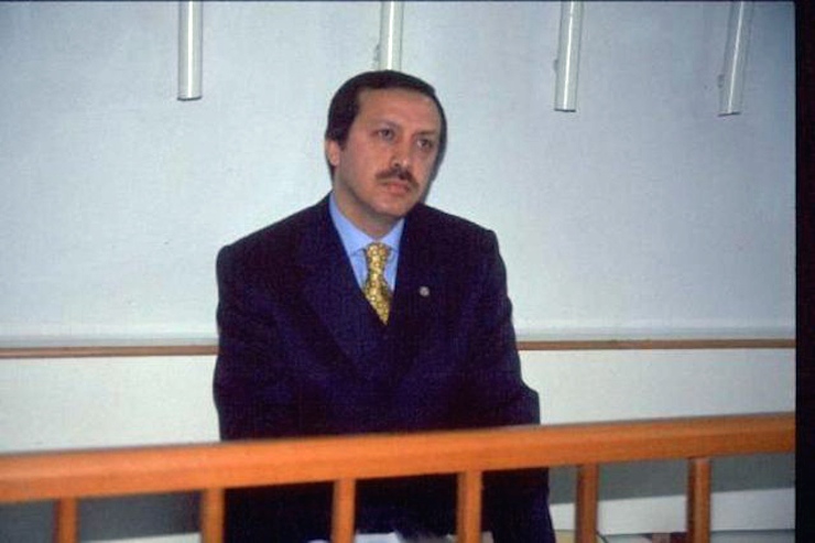 Cumhurbaşkanı Erdoğan'ın Cezaevinden Gönderdiği Mektup Ortaya Çıktı! 