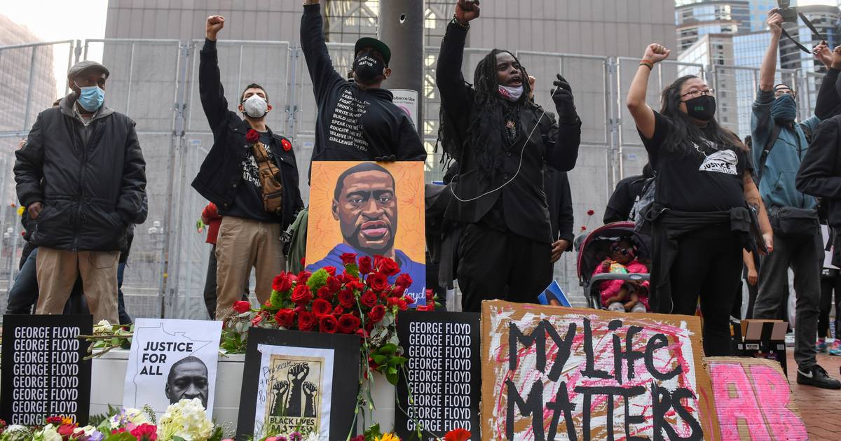 Katledilen George Floyd'un Ailesine 27 Milyon Dolar Tazminat Ödenecek 