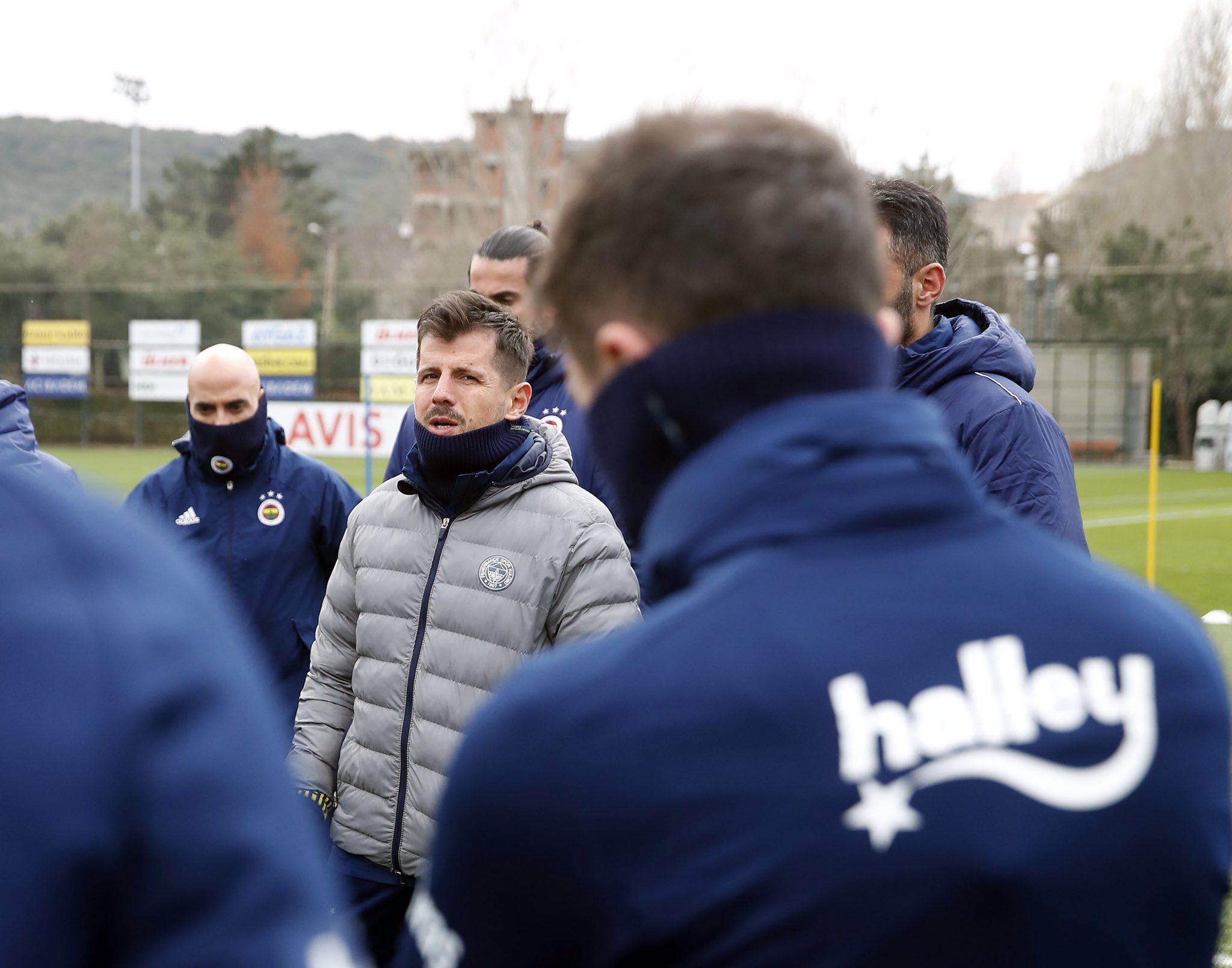 Emre Belözoğlu Sahaya İndi