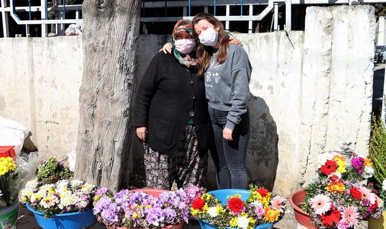Oxford’da Okuduğunu Sandığı Kızı Emlakçıda Çalışıyormuş!