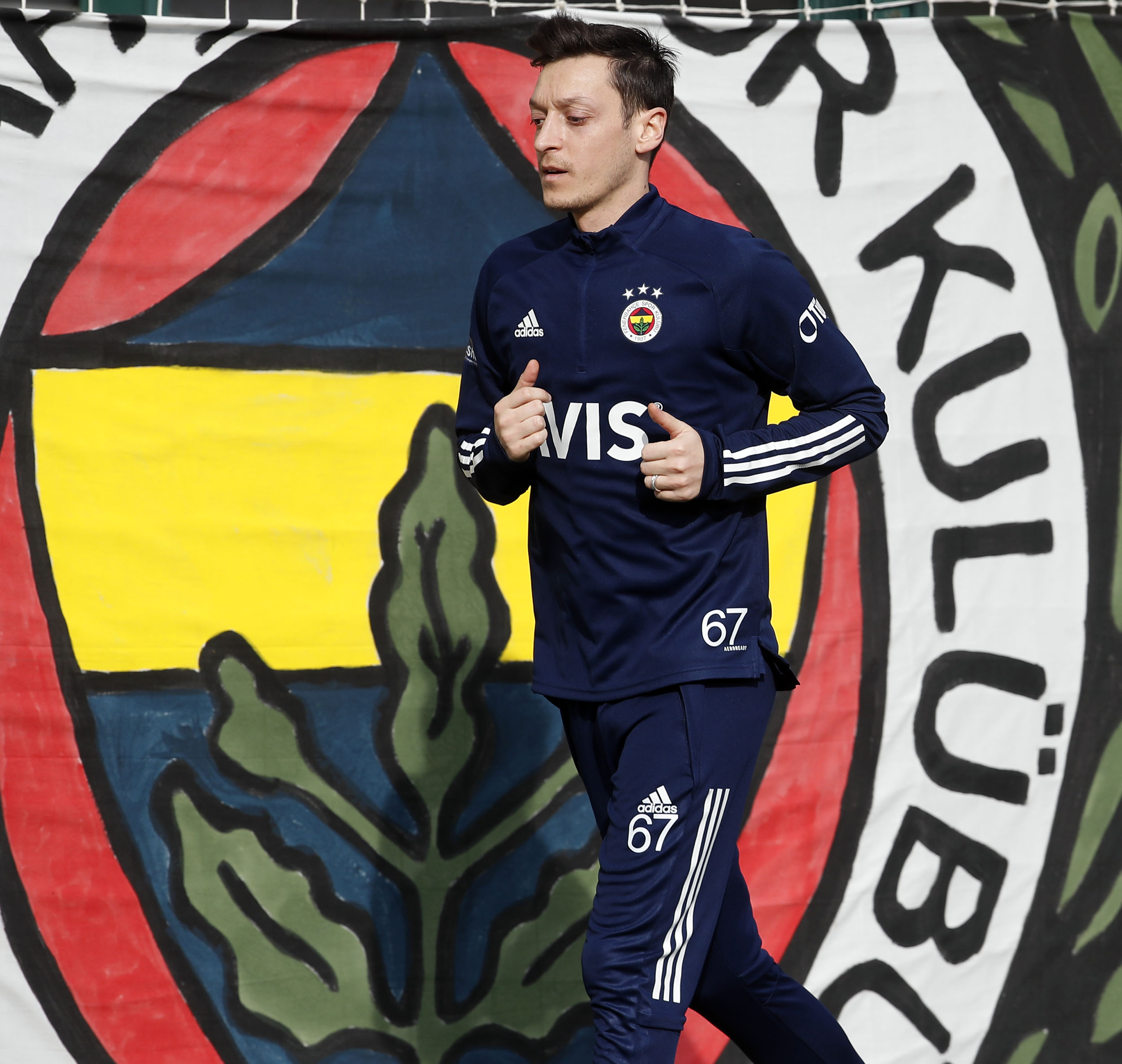 Fenerbahçe’de Mesut Geri Döndü!
