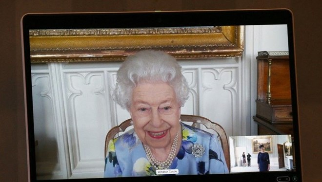 İki Haftalık Yasın Ardından Kraliçe’nin Tavırları Dikkat Çekti