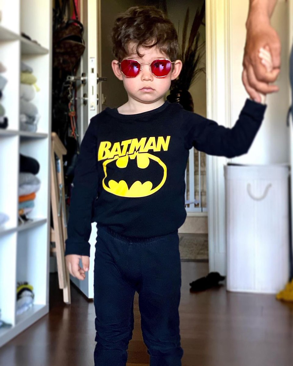 Fahriye Evcen'in Bornozlu Bayram Mesajı Olay Yarattı