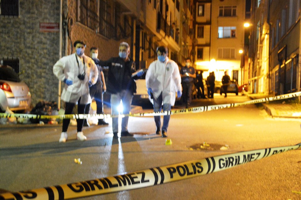 Boşanmak Üzere Olduğu Kadını Sokak Ortasında Kurşunladı!