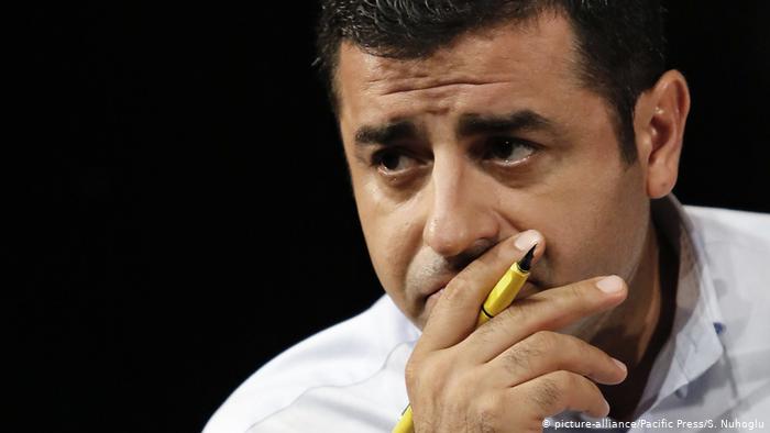 Demirtaş’a 2 Yıl 6 Ay Hapis Cezası Verildi!