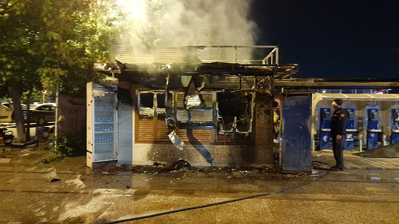 İBB Açıkladı: Halk Etmek Büfesi Bilerek Yakıldı!