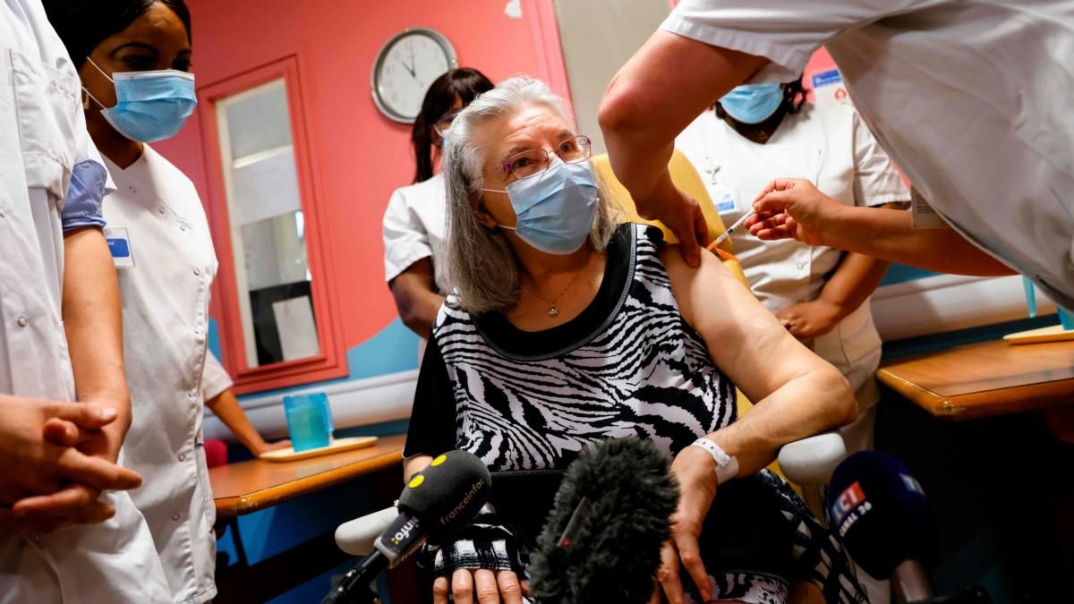 Yaşlı Kadına Yanlışlıkla 4 Doz Aşı Yaptılar!