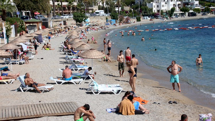 Kısıtlama Sonrası Bodrum Sahilleri Doldu Taştı