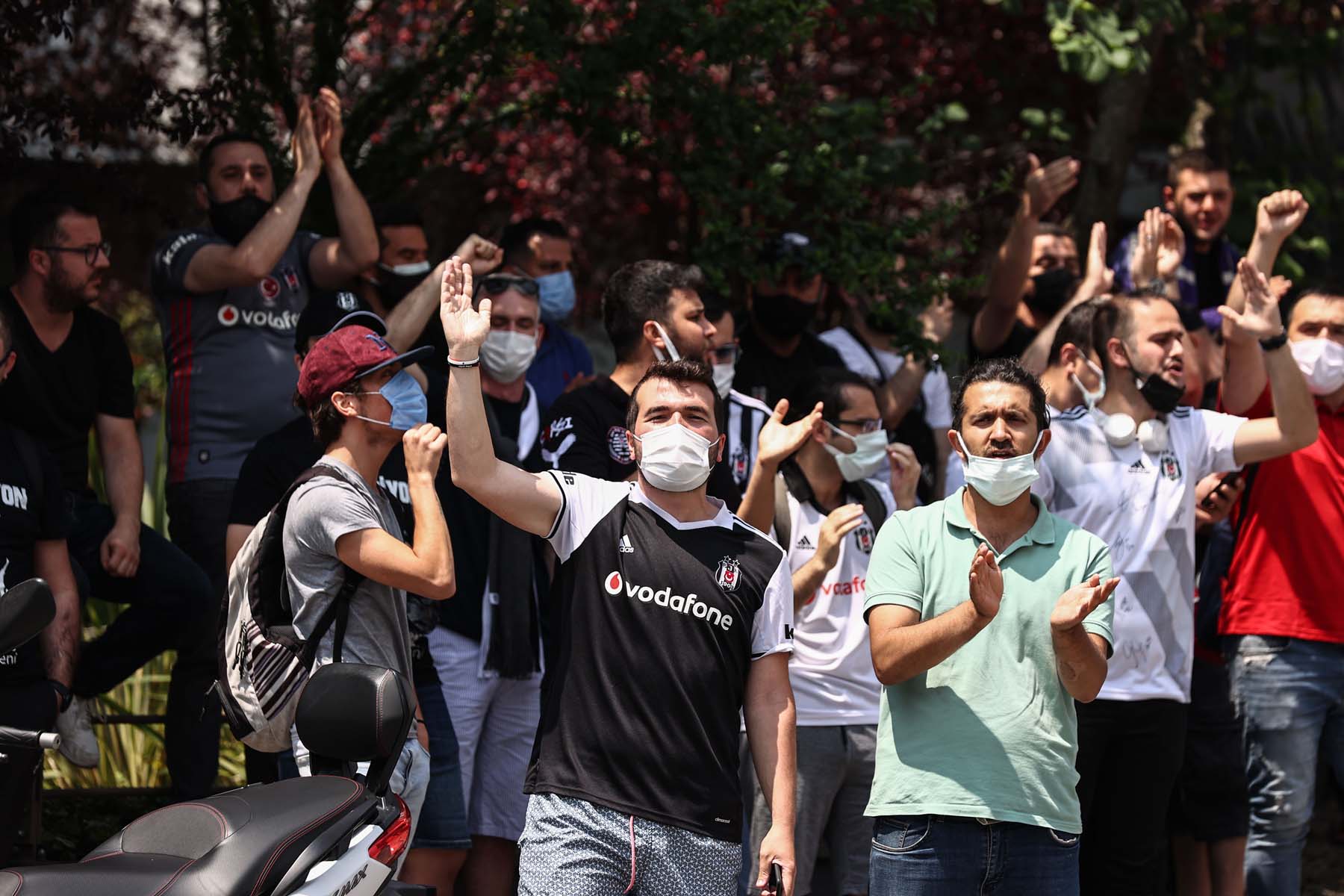 Beşiktaş Taraftarından Sergen Yalçın İsyanı!