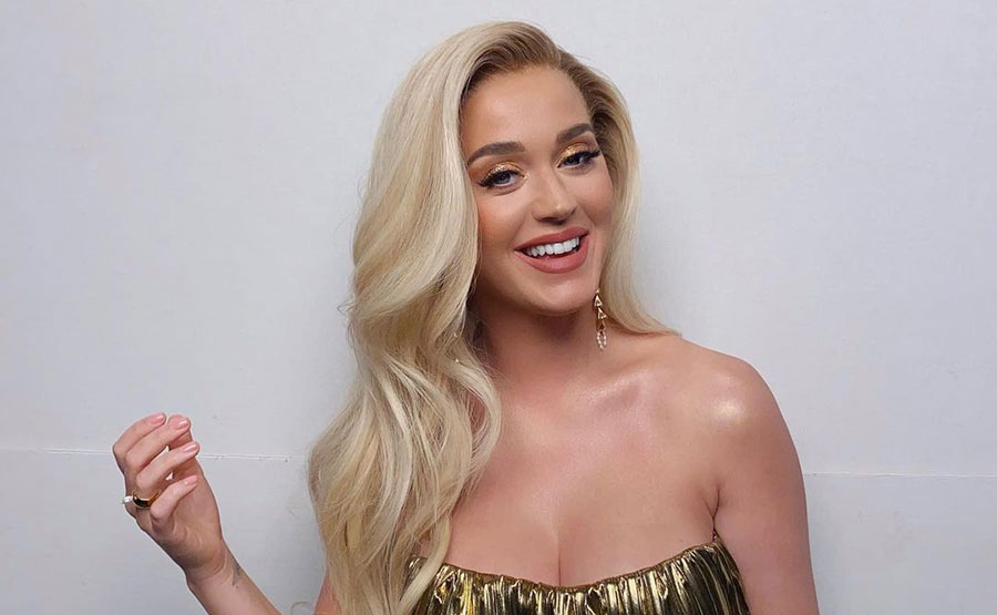 Katy Perry Mor Mayosuyla Görüntülendi!