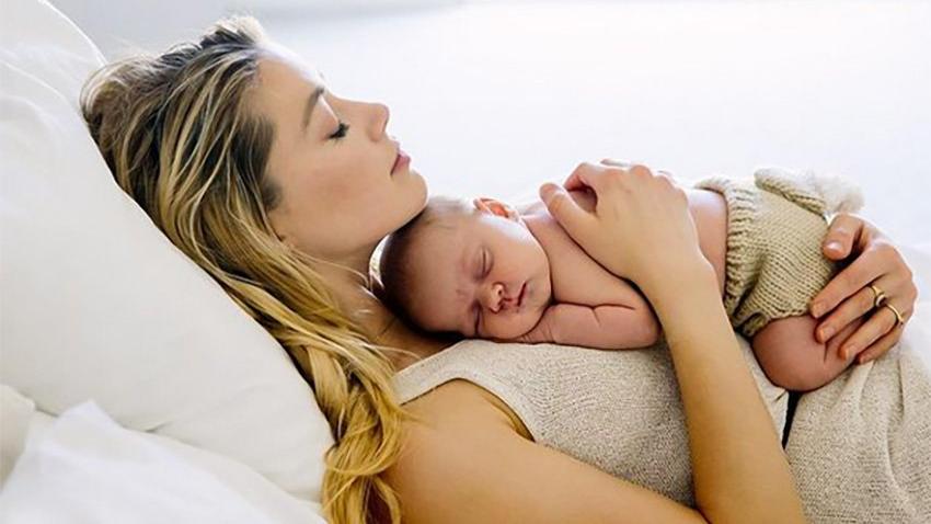 Güzel Oyuncudan Bebek Sürprizi!