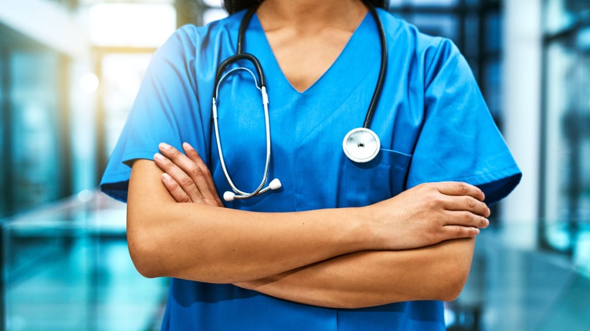 İzmir'de 100 Doktor İstifa Etti!