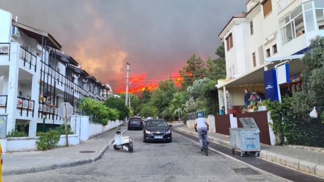 Manavgat’ın Ardından Marmaris’te Yangın Çıktı!