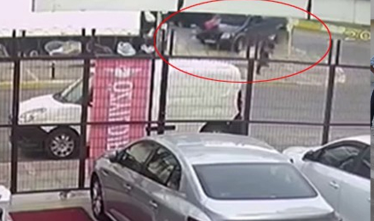 Ehliyetsiz Sürücü Kaldırımda Yürüyen Kadına Çarptı