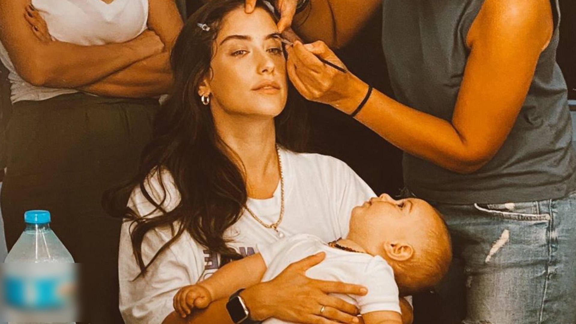 Hazal Kaya Ekranlara Geri Dönüyor!