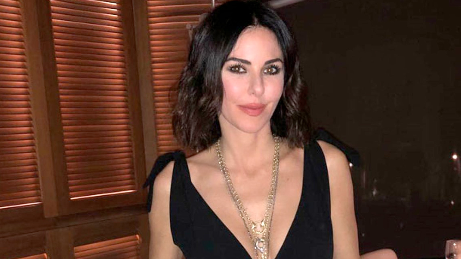 Defne Samyeli Sokağa İndi