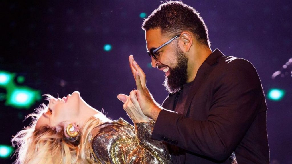 Hadise Hayranlarını Mest Etti