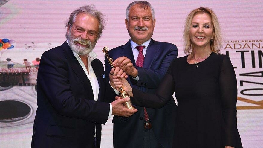Haluk Bilginer: Eğri zamanlarda dik duranlara selam olsun