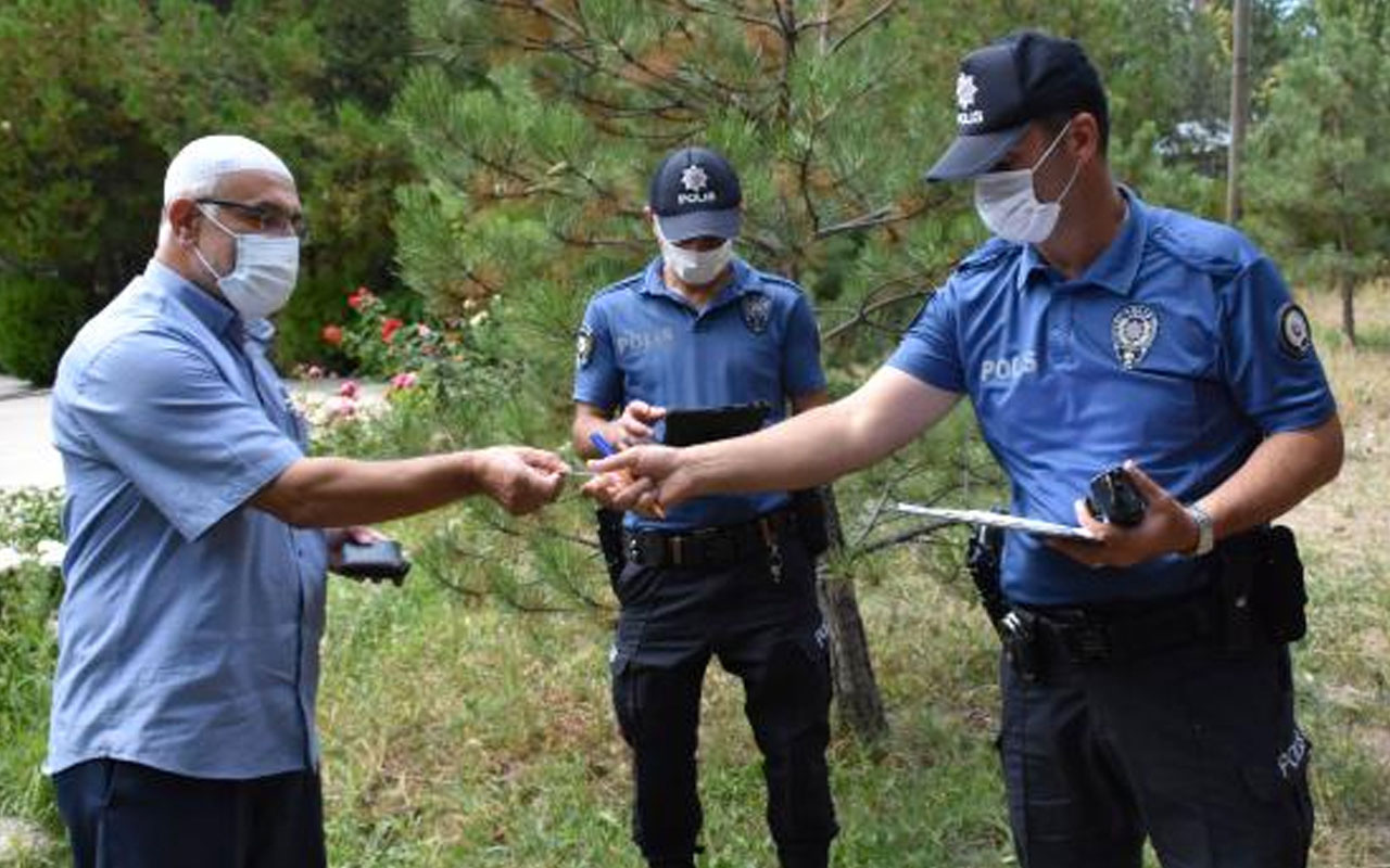 Cami Bahçesinde Altın Bulan İmamdan Örnek Davranış