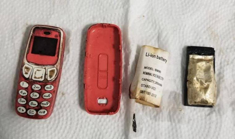 Midesinden Nokia 3310 Çıktı!