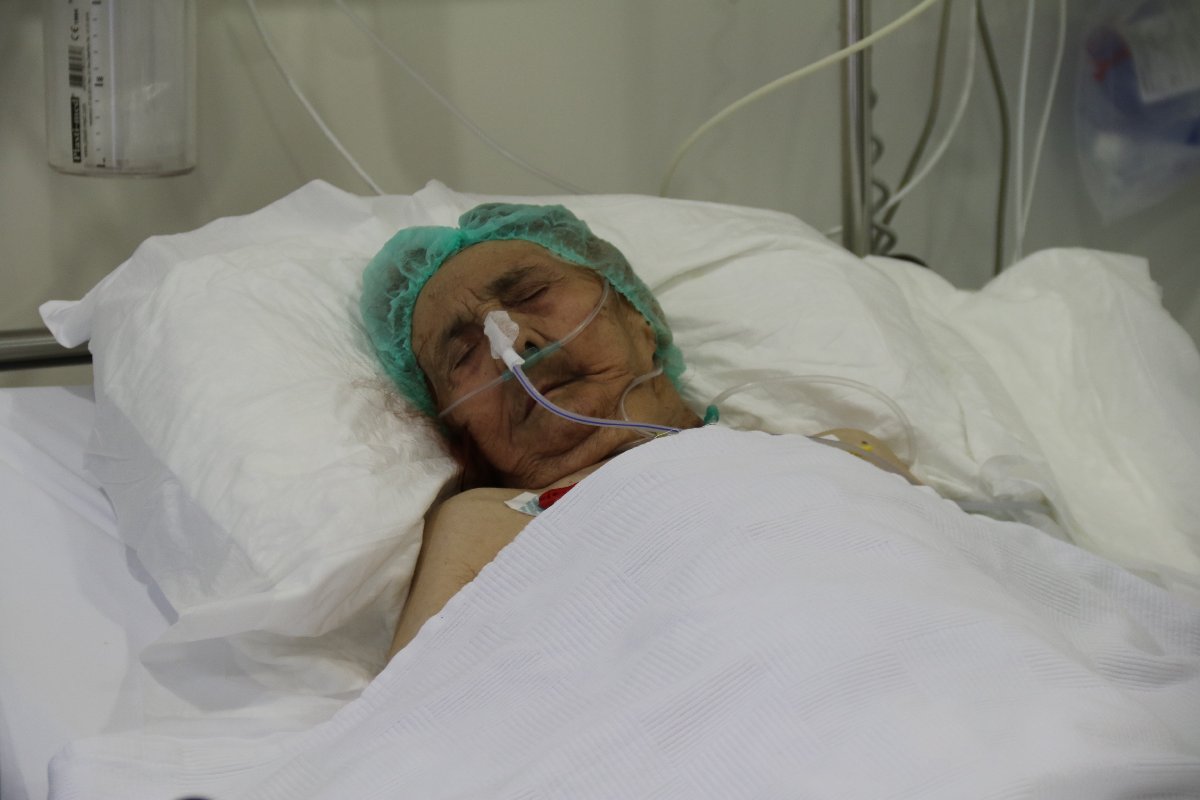 116 Yaşındaki Kadın Covid-19'u Yendi!